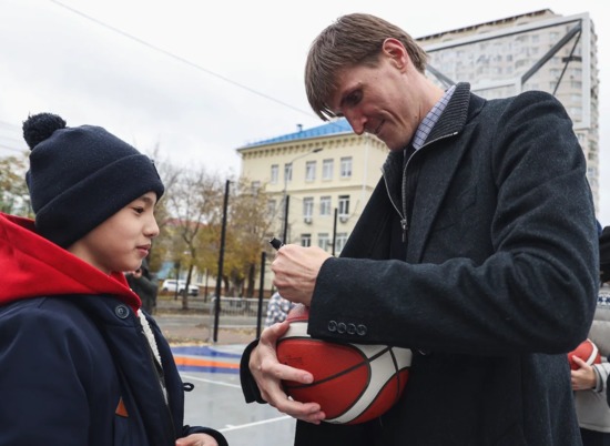 "Промсвязьбанк" открыл 5-й региональный центр уличного баскетбола международного класса